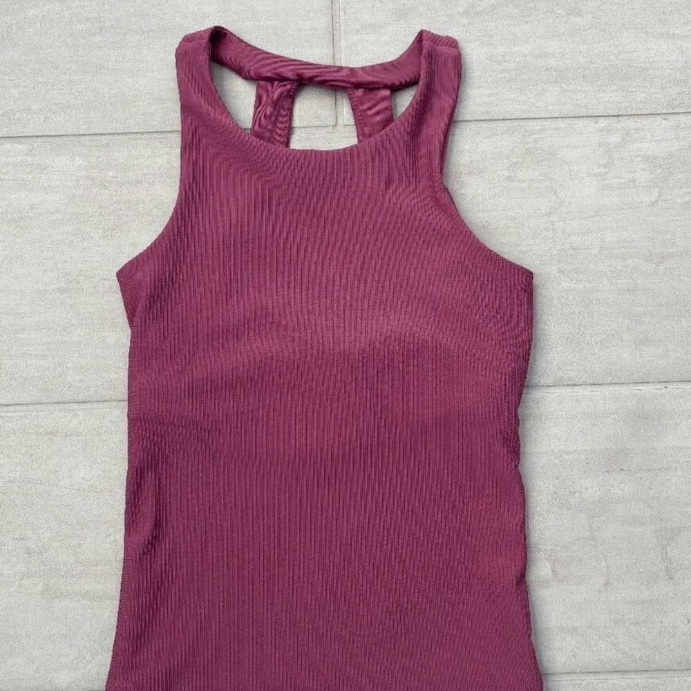 Elegant Sleeveless Tank Top - Berry